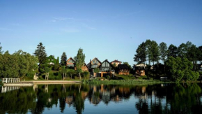 Klimatyczny domek nad brzegiem jeziora Delowo